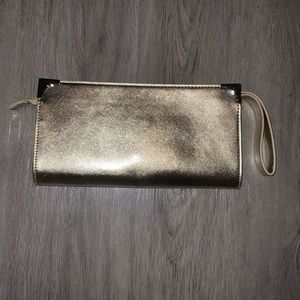 Gold clutch